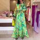 Elegante maxi-jurk met diepe V-hals en print