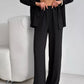 Elegante vrouwelijke set bestaande uit shirt en broek